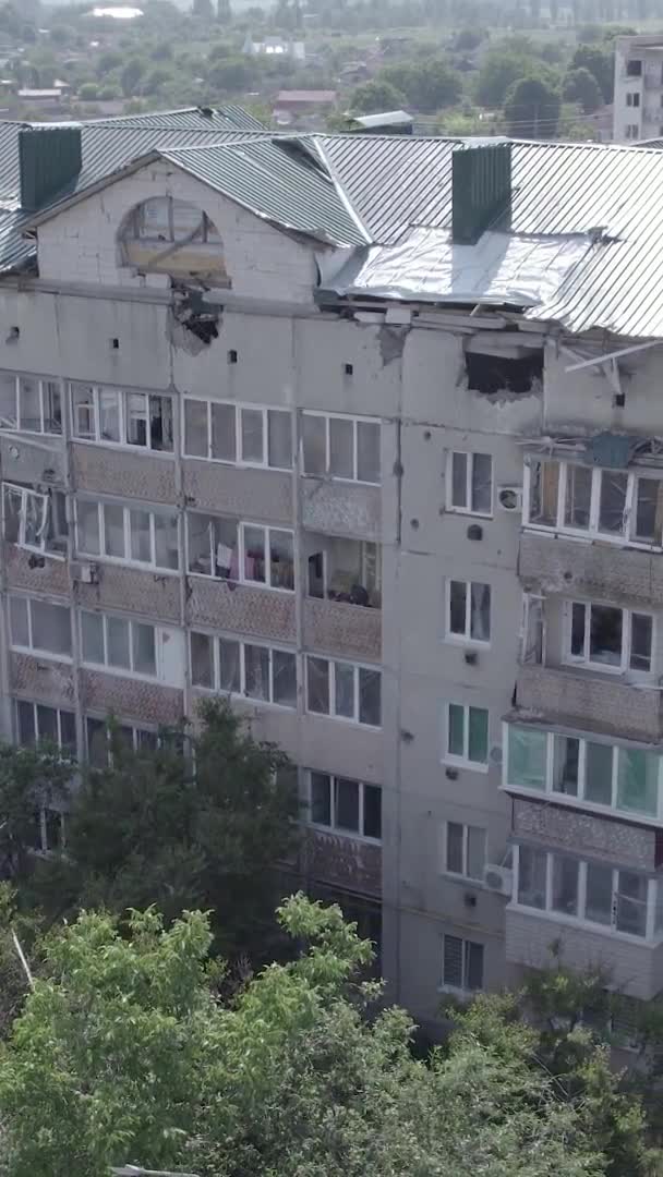 Este Vídeo Vertical Mostra Edifício Destruído Cidade Makariv Durante Guerra — Vídeo de Stock