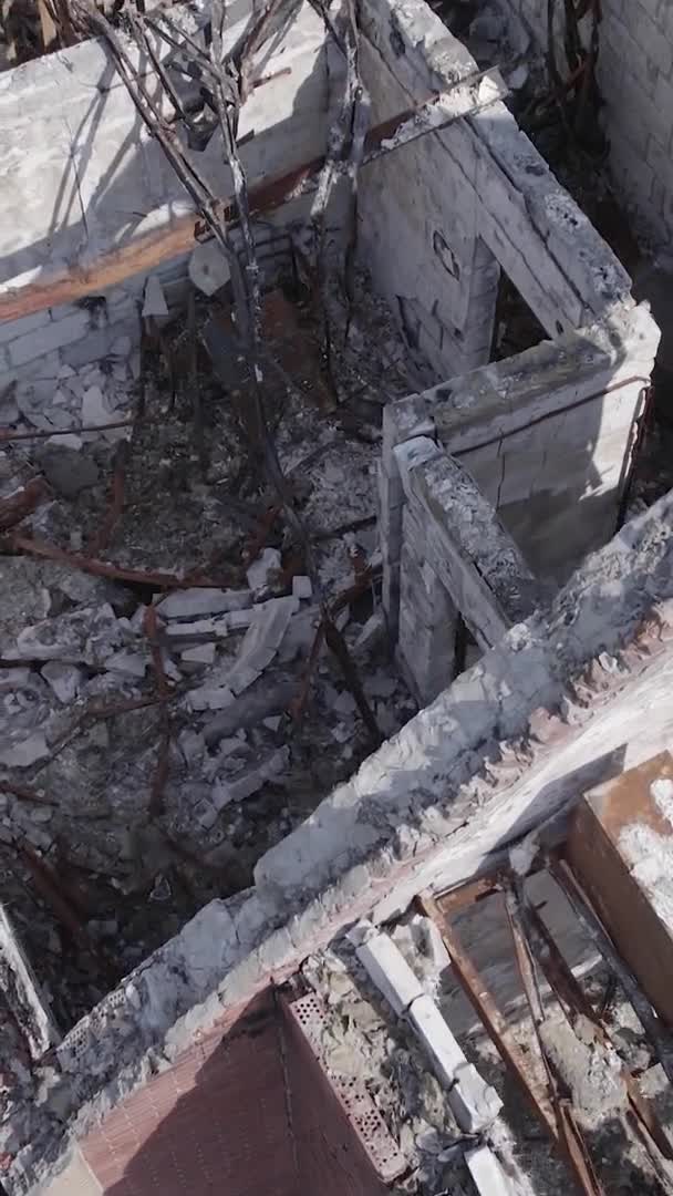 Deze Stock Verticale Video Toont Een Verwoest Gebouw Stad Makariv — Stockvideo