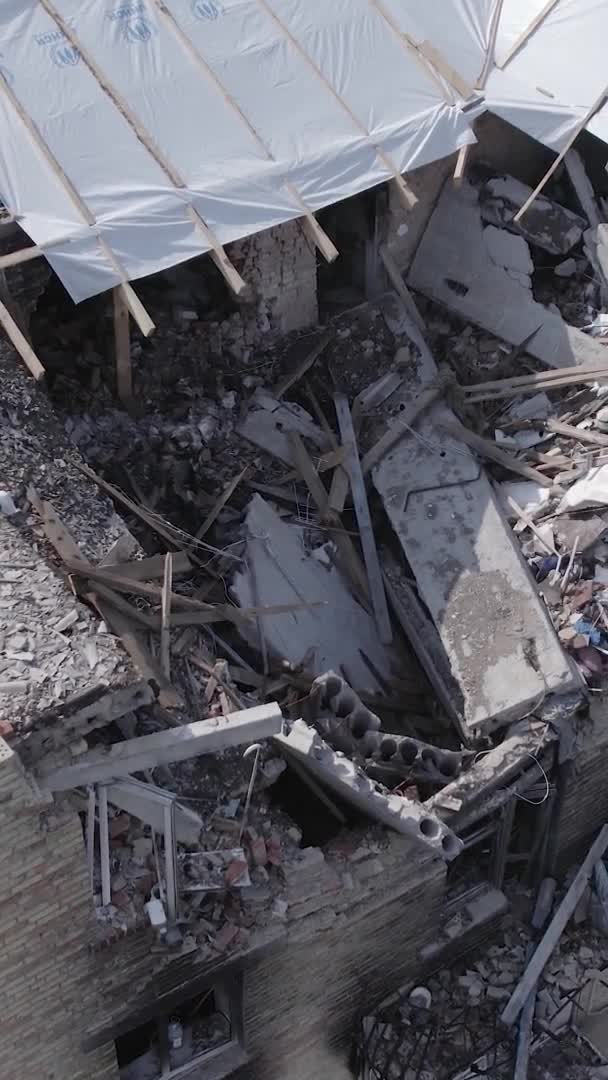 Stock Vertical Video Shows Destroyed Building City Makariv War Ukraine — Stock videók