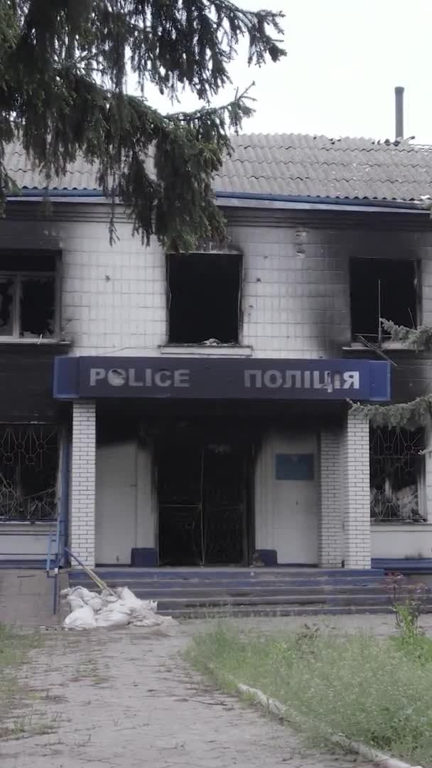 Stock Vertical Video Shows Aftermath War Ukraine Destroyed Burned Building — Stock Video