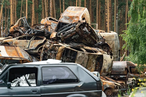 Deze Stockfoto Toont Een Stortplaats Van Auto Irpin Bucha District Stockfoto