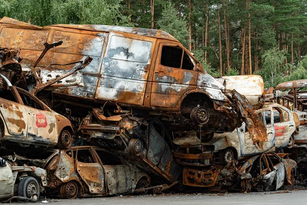 Tőzsdei Fotó Egy Rakás Felgyújtott Autót Mutat Irpin Ben Bucha Jogdíjmentes Stock Képek