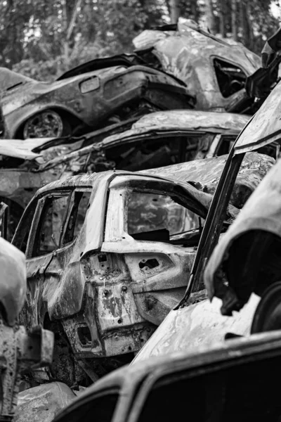 Черно Белое Фото Показывает Свалку Выстрелов Сожженных Автомобилей Ирпине Район — стоковое фото