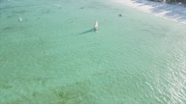 Este Vídeo Mostra Barcos Oceano Largo Costa Zanzibar Resolução — Vídeo de Stock