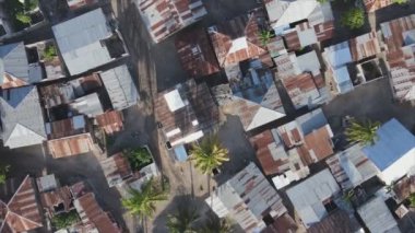 Bu video 8K çözünürlükte Tanzanya 'nın Zanzibar adasındaki evleri gösteriyor.