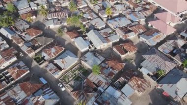 Bu video 8K çözünürlükte Tanzanya 'nın Zanzibar adasındaki evleri gösteriyor.
