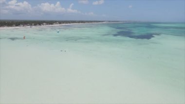 Bu video 8K çözünürlükte Tanzanya 'nın Zanzibar kıyısındaki okyanus manzarasını gösteriyor.