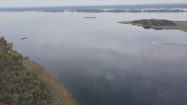 Stok Videosu Ukrayna Daki Dnipro Nehrinin Çözünürlükteki Havadan Görüntüsünü Gösteriyor — Stok video
