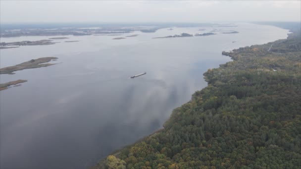 Stok Videosu Ukrayna Daki Dnipro Nehrinin Çözünürlükteki Havadan Görüntüsünü Gösteriyor — Stok video