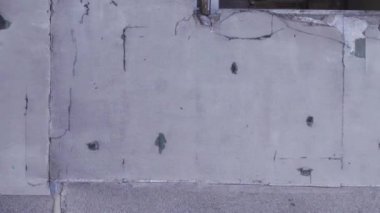 Bu borsa dikey videosu Ukrayna 'daki savaş sonrasını gösteriyor. Borodyanka' da yıkılan bir yerleşim yeri.