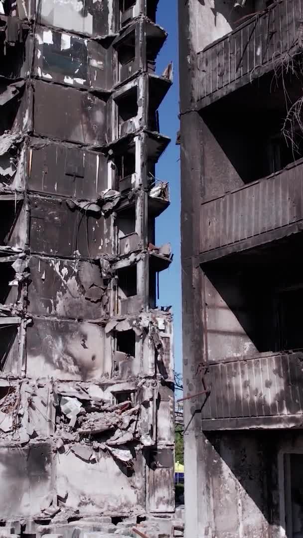 Stock Vertical Video Shows Aftermath War Ukraine Destroyed Residential Building — Stock Video