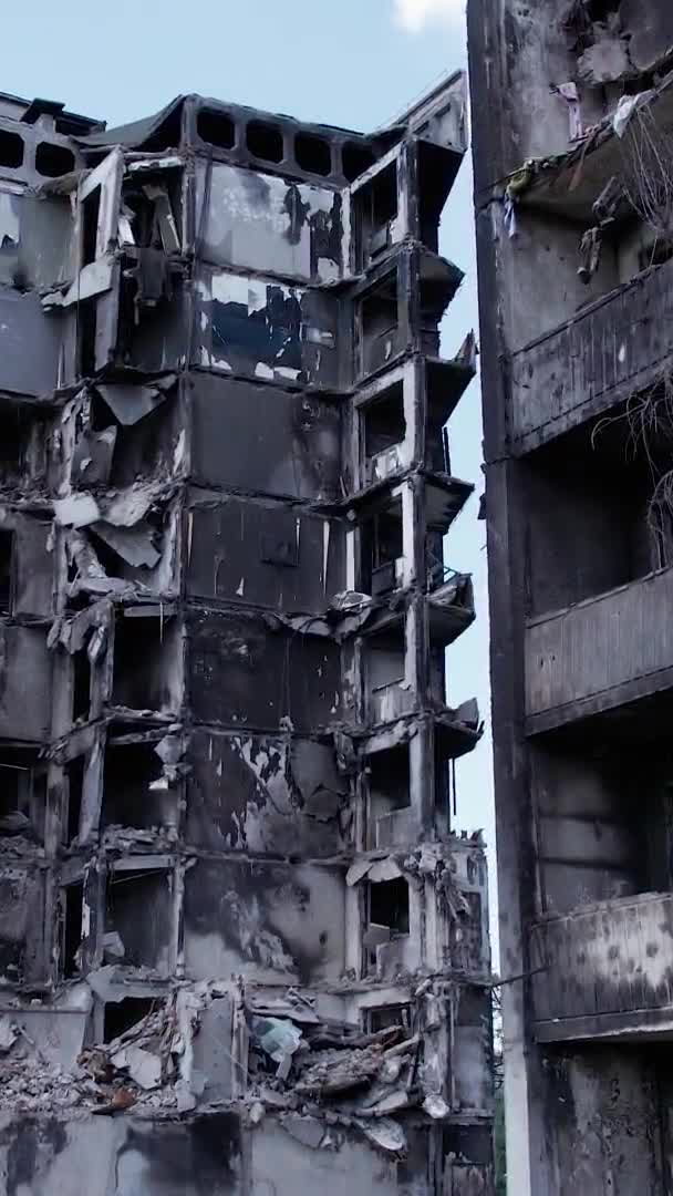 Видео Показывает Последствия Войны Украине Разрушенное Жилое Здание Бородянке — стоковое видео