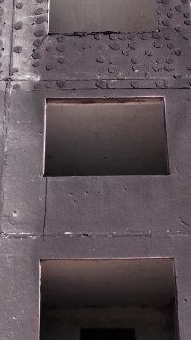 Bu borsa dikey videosu Ukrayna 'daki savaş sonrasını gösteriyor. Borodyanka' da yıkılan bir yerleşim yeri.