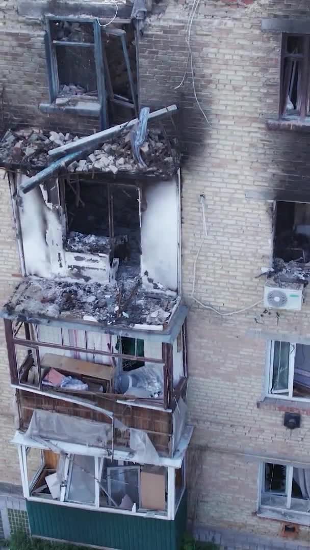 Видео Показывает Разрушенное Здание Городе Макаров Время Войны Украине — стоковое видео