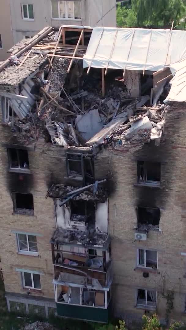 Dette Lager Lodret Video Viser Ødelagt Bygning Byen Makariv Krigen – Stock-video