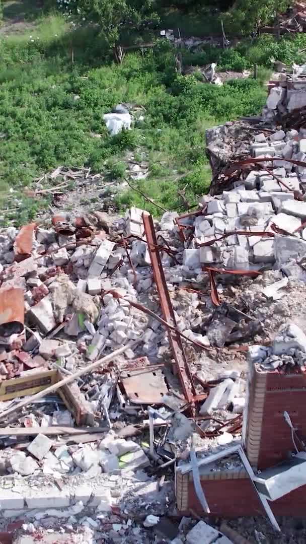 Видео Показывает Разрушенное Здание Городе Макаров Время Войны Украине — стоковое видео