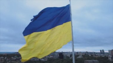 Bu stok görüntüler Ukrayna 'nın 8K çözünürlüklü ulusal bayrağını gösteriyor.