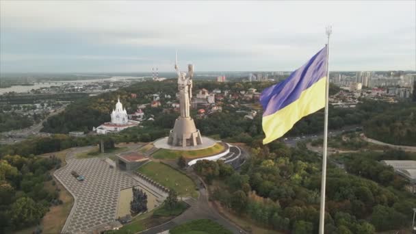 Stock Footage Shows Aerial View National Flag Ukraine Kyiv Resolution — Vídeos de Stock