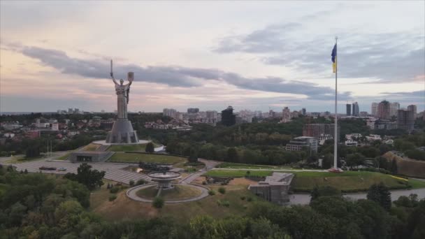 Rekaman Stok Ini Menunjukkan Pandangan Udara Dari Bendera Nasional Ukraina — Stok Video
