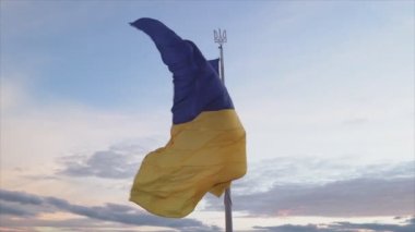 Bu stok görüntüler Ukrayna 'nın 8K çözünürlüklü ulusal bayrağını gösteriyor.