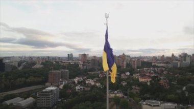 Bu stok görüntüler Ukrayna 'nın 8K çözünürlüklü ulusal bayrağını gösteriyor.