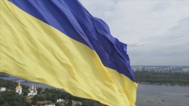 Bu stok görüntüler Ukrayna 'nın 8K çözünürlüklü ulusal bayrağını gösteriyor.