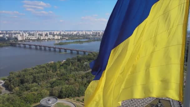 Stock Footage Shows Aerial View National Flag Ukraine Kyiv Resolution — Vídeos de Stock