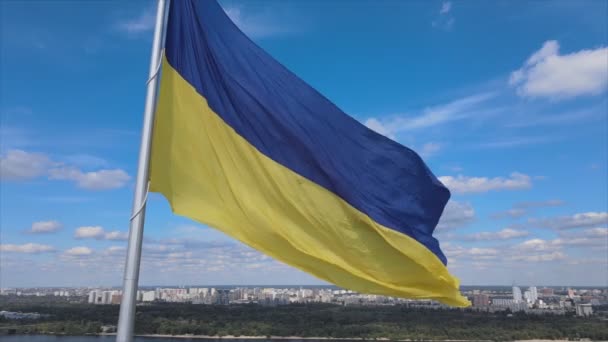 Stock Footage Shows Aerial View National Flag Ukraine Kyiv Resolution — стоковое видео