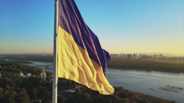 Stock Footage Shows Aerial View National Flag Ukraine Kyiv Resolution — стоковое видео