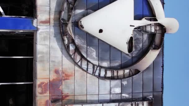 Video Vertikal Ini Menunjukkan Sebuah Bangunan Yang Hancur Dari Pusat — Stok Video
