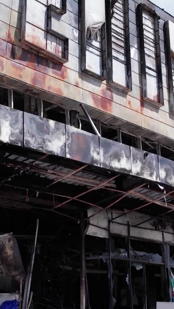 Stock Vertical Video Shows Destroyed Building Shopping Center Bucha — Video Stock