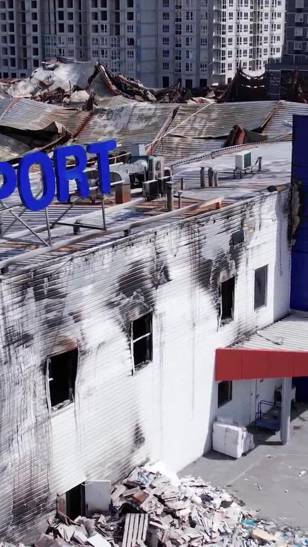 Stock Vertical Video Shows Destroyed Building Shopping Center Bucha — Stock Video