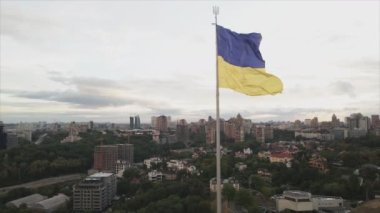 Bu stok görüntüler Ukrayna 'nın 8K çözünürlüklü ulusal bayrağını gösteriyor.