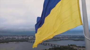 Bu stok görüntüler Ukrayna 'nın 8K çözünürlüklü ulusal bayrağını gösteriyor.