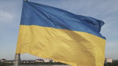 Bu stok görüntüler Ukrayna 'nın 8K çözünürlüklü ulusal bayrağını gösteriyor.