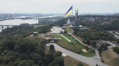 Bu stok görüntüler Ukrayna 'nın 8K çözünürlüklü ulusal bayrağını gösteriyor.