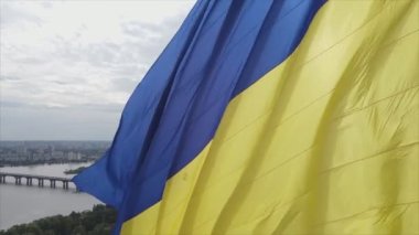 Bu stok görüntüler Ukrayna 'nın 8K çözünürlüklü ulusal bayrağını gösteriyor.