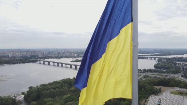 Stock Footage Shows Aerial View National Flag Ukraine Kyiv Resolution — Vídeos de Stock