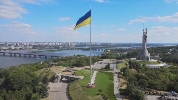 Stock Footage Shows Aerial View National Flag Ukraine Kyiv Resolution — Αρχείο Βίντεο