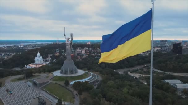 Stock Footage Shows Aerial View National Flag Ukraine Kyiv Resolution — Wideo stockowe