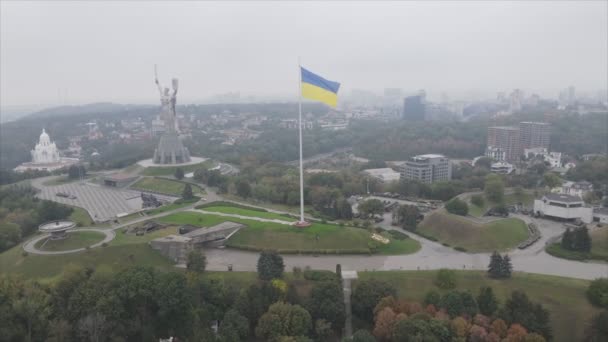 Stock Footage Shows Aerial View National Flag Ukraine Kyiv Resolution — Vídeos de Stock