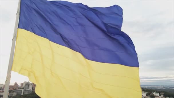 Stock Footage Shows Aerial View National Flag Ukraine Kyiv Resolution — ストック動画