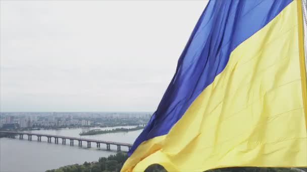 Stock Footage Shows Aerial View National Flag Ukraine Kyiv Resolution — Vídeo de stock
