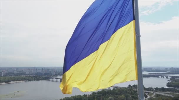 Stock Footage Shows Aerial View National Flag Ukraine Kyiv Resolution — Αρχείο Βίντεο