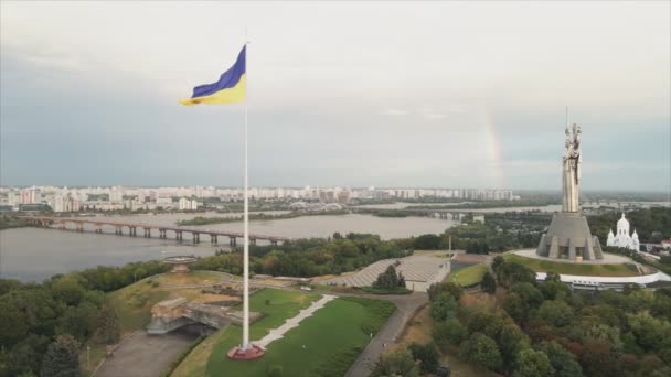 Stock Footage Shows Aerial View National Flag Ukraine Kyiv Resolution — Vídeos de Stock