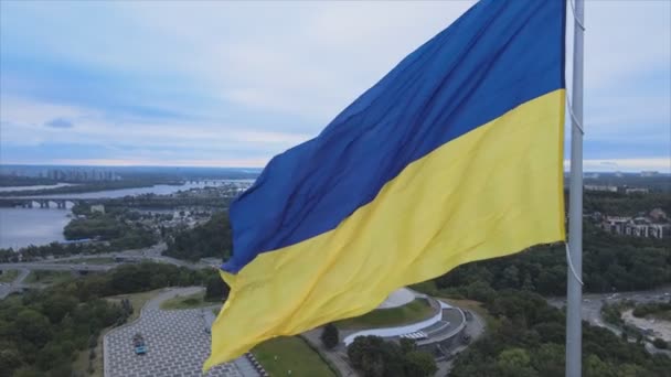 Stok Görüntüler Ukrayna Nın Çözünürlüklü Ulusal Bayrağını Gösteriyor — Stok video