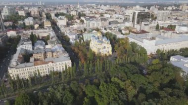 Bu stok görüntüler Ukrayna, Kyiv 'in 8K çözünürlükteki hava görüntüsünü gösteriyor.