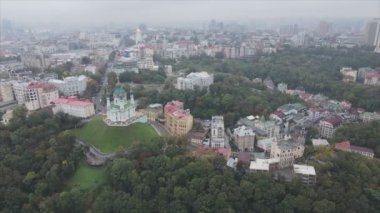 Bu stok görüntüler Ukrayna, Kyiv 'in 8K çözünürlükteki hava görüntüsünü gösteriyor.