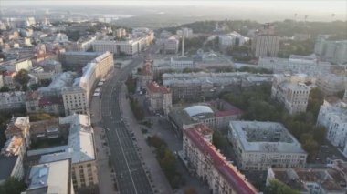 Bu stok görüntüler Ukrayna, Kyiv 'in 8K çözünürlükteki hava görüntüsünü gösteriyor.