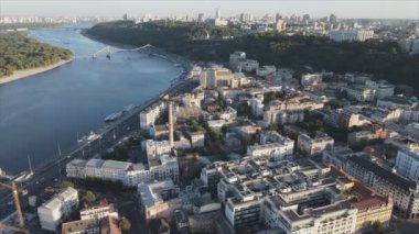 Bu stok görüntüler Ukrayna, Kyiv 'in 8K çözünürlükteki hava görüntüsünü gösteriyor.